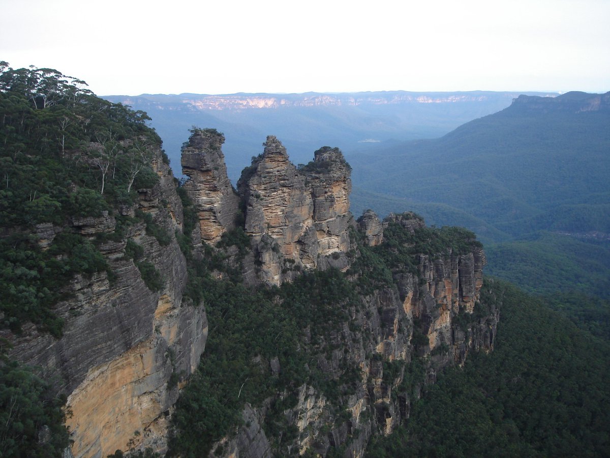 OllyAus's tweet photo. Rode the Zig Zag Railway near Lithgow then on to Katoomba including the Three Sisters #10yearsAgo https://t.co/q5BMT5Urdj