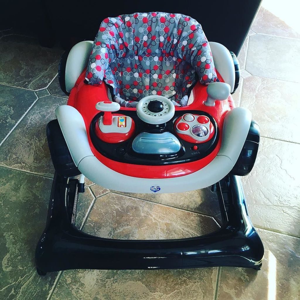MicheleDBeal's tweet photo. Leave it to @ciaranorlle #firstsetofwheels #BabyLuke adorable https://t.co/vMWsWjLwcm
