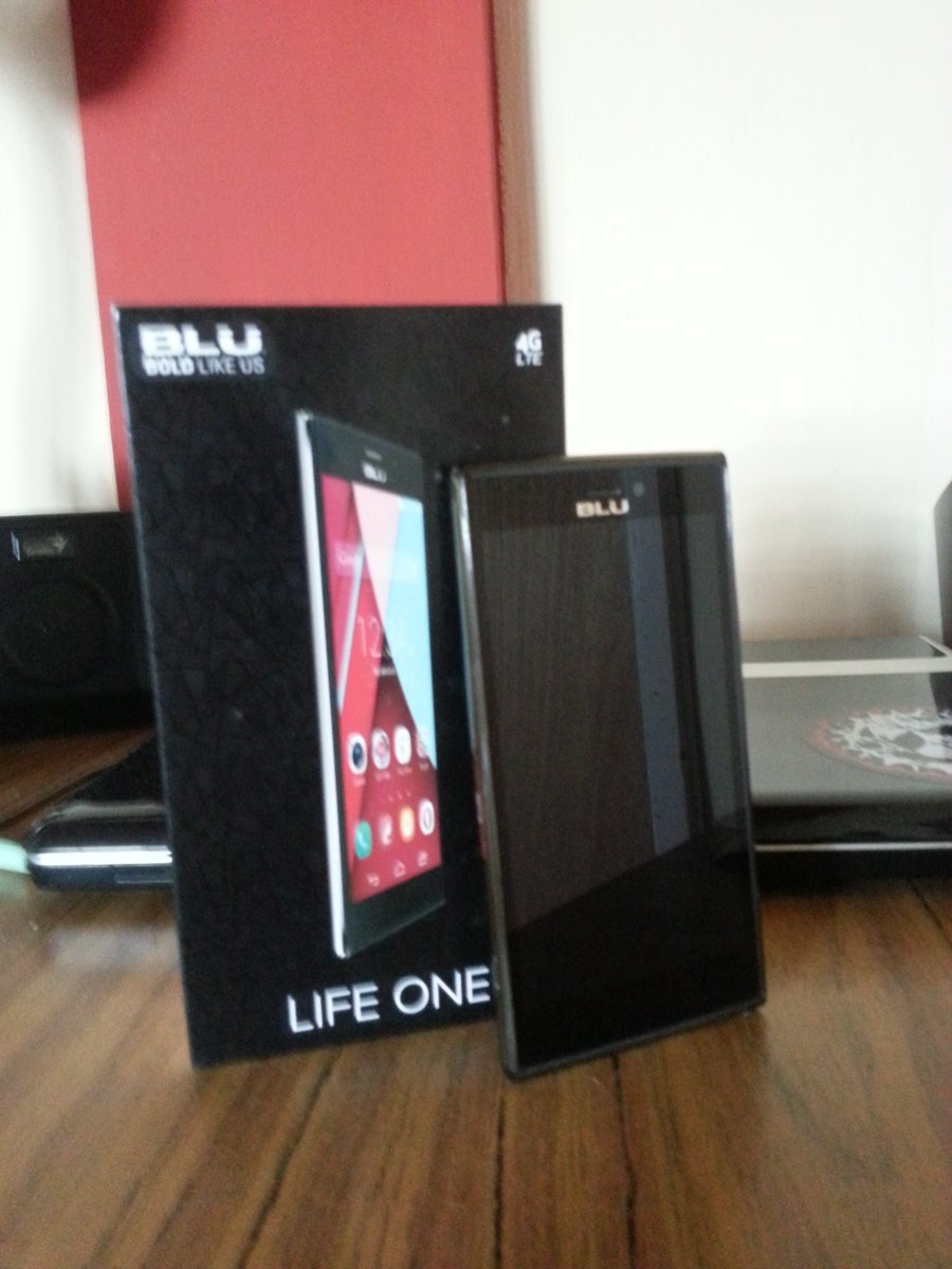 edotecno's tweet photo. #BluLifeOne #Quadcore #PantallaHD #Camara13MP #SENSORSONY #FLASHLED #Video1080p #valencia #SanDiego #4G 0414-3914996 https://t.co/WQ8nB3QQtf