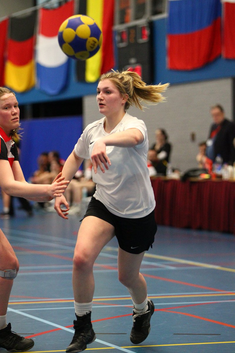 EnglandKorfball's tweet photo. What did you do over the Bank Holiday? These girls represented their country. #thisgirlcan #mixedsexsport #korfball https://t.co/StwiExI38k