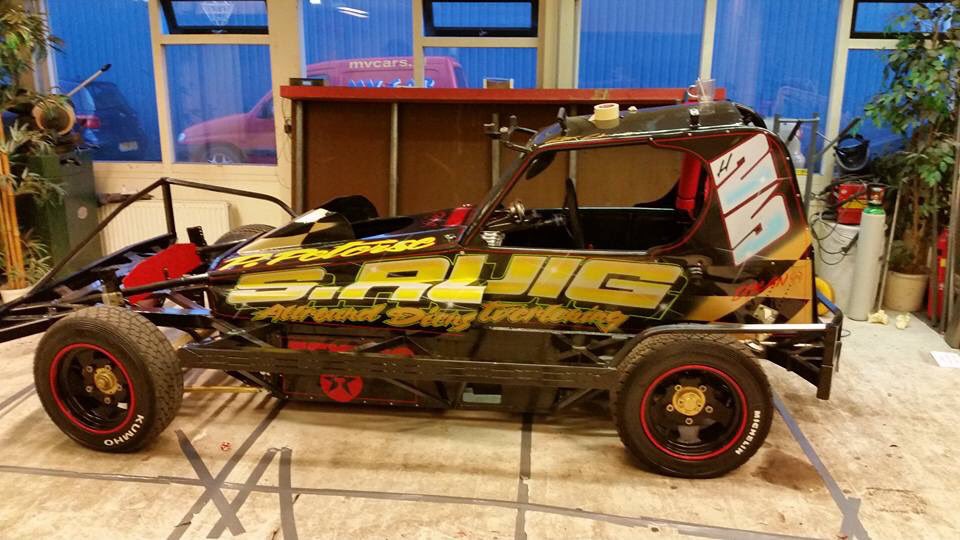 PaZZ01's tweet photo. Nicee! RT @f1stockcar: #25 Lex Limmen new F1 driver 📸 by #chrissigns https://t.co/d3tt5xg9B5