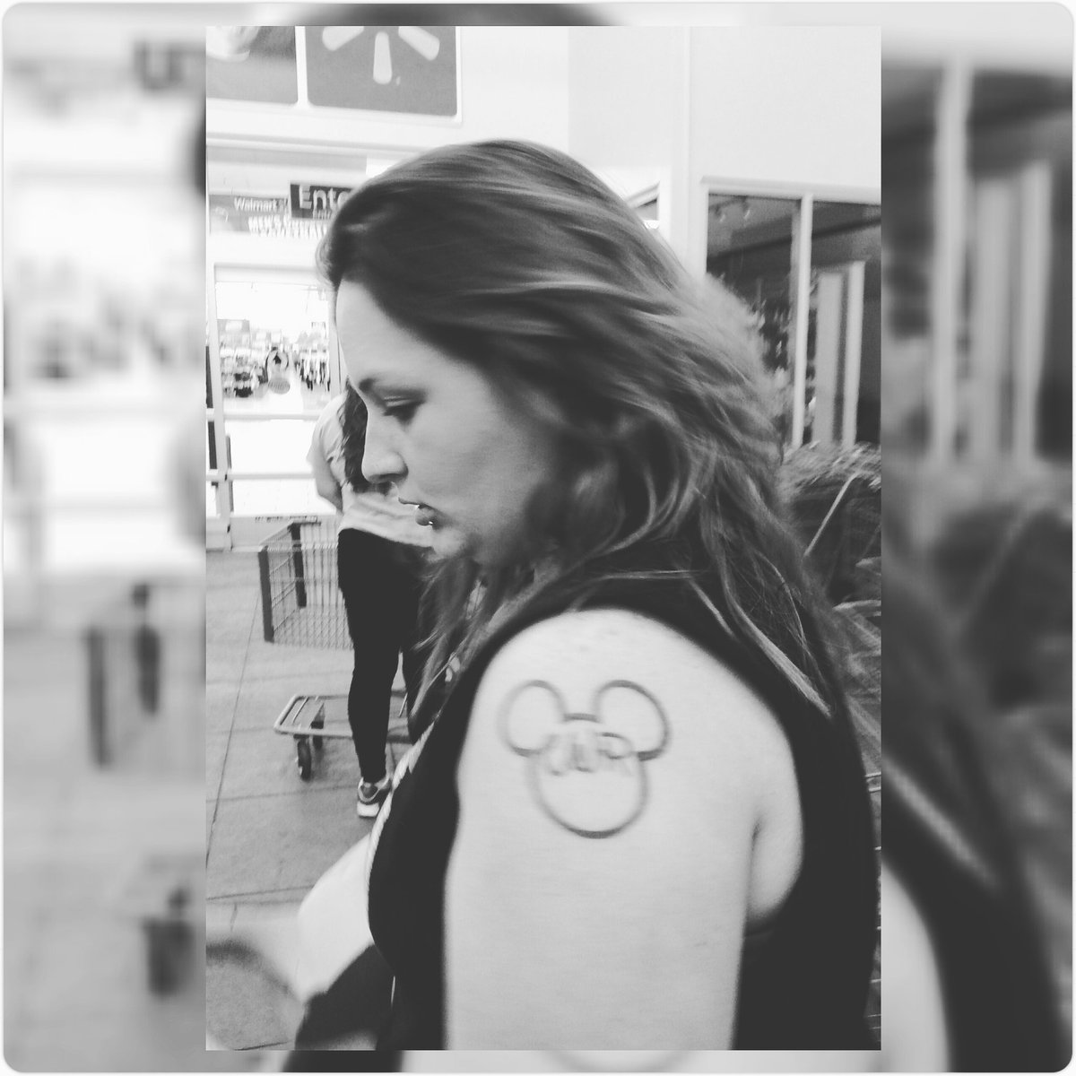 TeamKailee's tweet photo. Walked around Walmart playing a #ukulele and following @katiesalas_95 and kaciclay yesterday lol https://t.co/fQ250T2V8Q