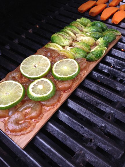 ChayderGrilling's tweet photo. #Shrimp and #brusselsprouts on a #cedarplank #YUM #plankparty #bbq #grill #eatwell #dinner https://t.co/se9QVPzqby https://t.co/fTpiwPl17w