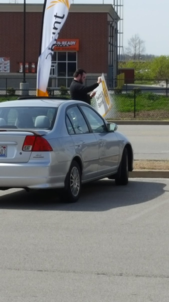 MW_Collinsville's tweet photo. Robert likes attention. And to saving people money. #KSMO #oppositeofpanhandling @phillips_jas @Dantheman985 https://t.co/ImXocOKNKM