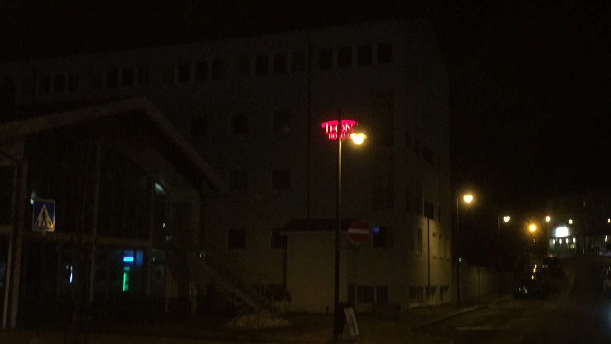 RuudEspen's tweet photo. Natta nå, glattkjøringsbanen i morra tidlig 😏 https://t.co/bh9Os02aM0