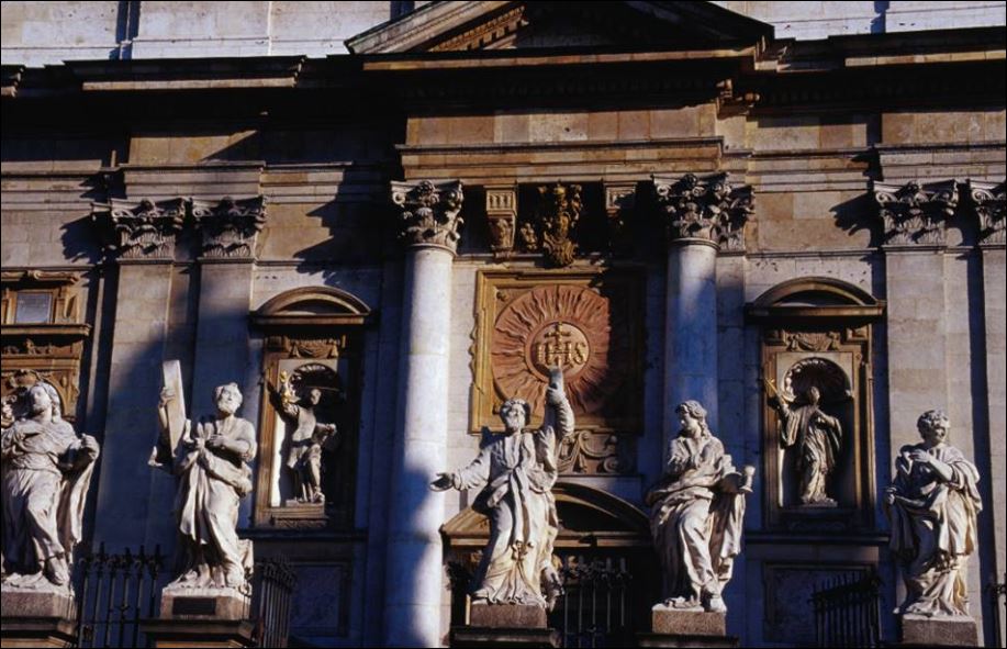 ProChristianis's tweet photo. The #statues of the 12 #Apostles of #Jesus #Christ in #Krakow, #Poland

#ChristianHeritage
#ChristianCivilization https://t.co/gH2zE1OmEF