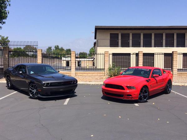 LuxuryCar_'s tweet photo. Retweet for left, Favorite for right 💰 https://t.co/a72fV6fQI4