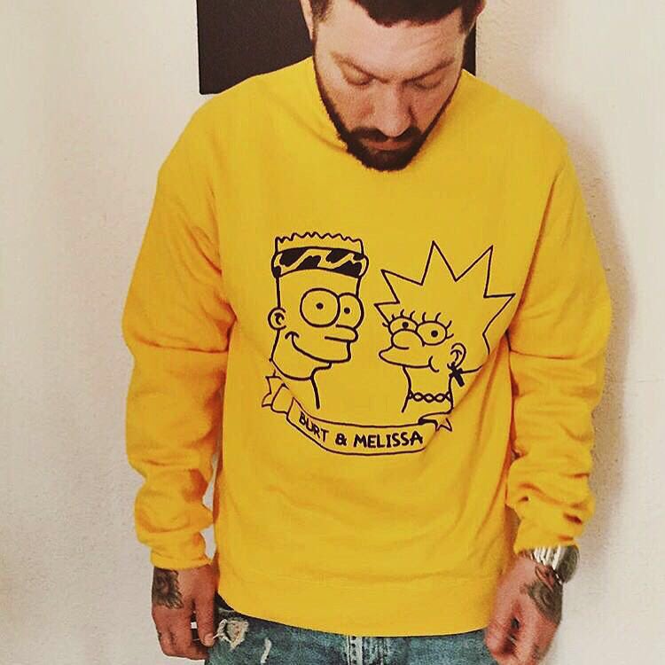 gangashop's tweet photo. @bicuart wears Burt &amp; Melissa sweatshirt 💪 La tuya en https://t.co/v3CtIuchkQ #Simpsons Simpsons #bootleg https://t.co/hw4zP1SVm4