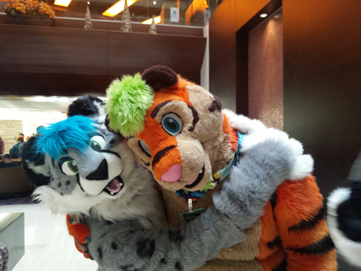 SnowmewSevrah's tweet photo. Feline birthday~ ๐ผโค๏ธ
Wishing my stripey friend @AlexxTheTiger a wonderful day today :3
(Pictures taken at #MFF15) https://t.co/ZR3KKN7dR3