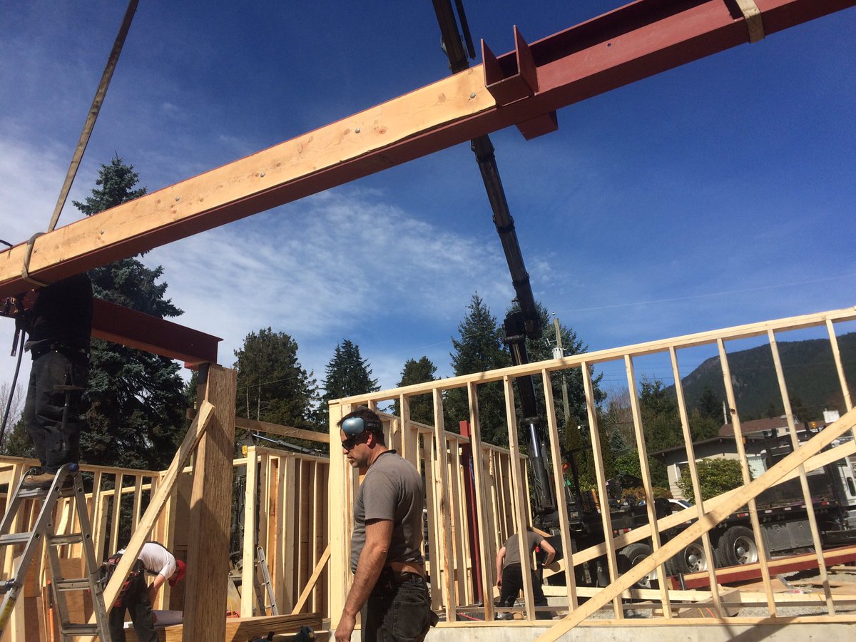 RickGauthier2's tweet photo. @StandardTC More onsite steel work. #puremetal #heavylift #hiab422 #standardtc https://t.co/0Vp6KBYk8v