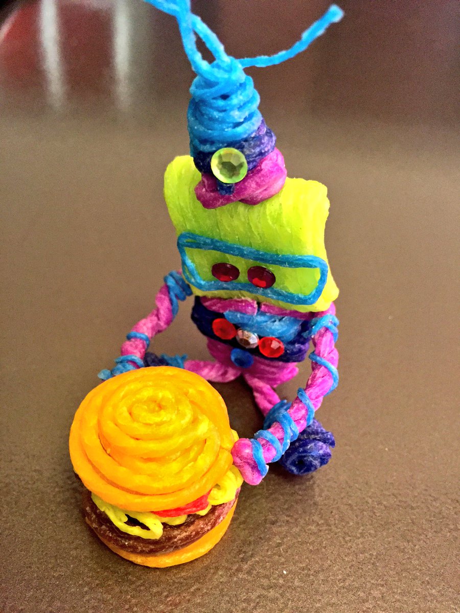 SpinMaster's tweet photo. Spinbert got hungry...🍔🤖 #Bendaroos #LifeatSpin 💙 https://t.co/r8YgT1ubHw