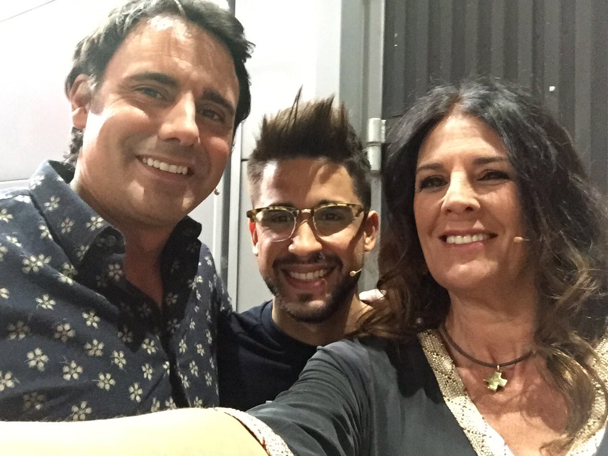 Porteroangela's tweet image. Apoyando a @_CarlosLozano en #larectafinal de #ghvip4