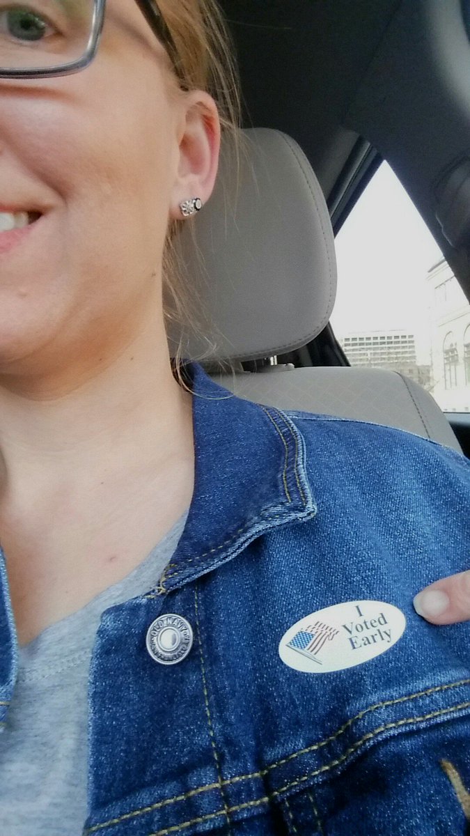 kellireid23's tweet photo. #lovevoting #earlytoo https://t.co/cq1Ehzotjb