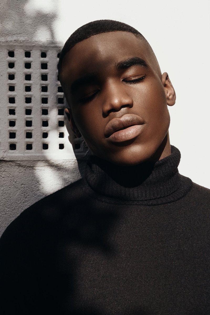 condrycalvmlilo's tweet image. Teasers for you because the project is gonna be ⚡️🔥🍫🍫

@Teni__  and @ike_nwachukwu  for my #BlackBoys/Girls Project