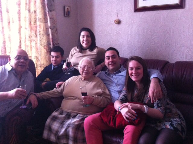 BellesCarbs's tweet photo. Famiglia #pasta #runfasta #boozy #6packetsofcrisps #johnsmiths #brexit #godfather #sopranos #camelkids #beigebabes https://t.co/lws5r0tz3j