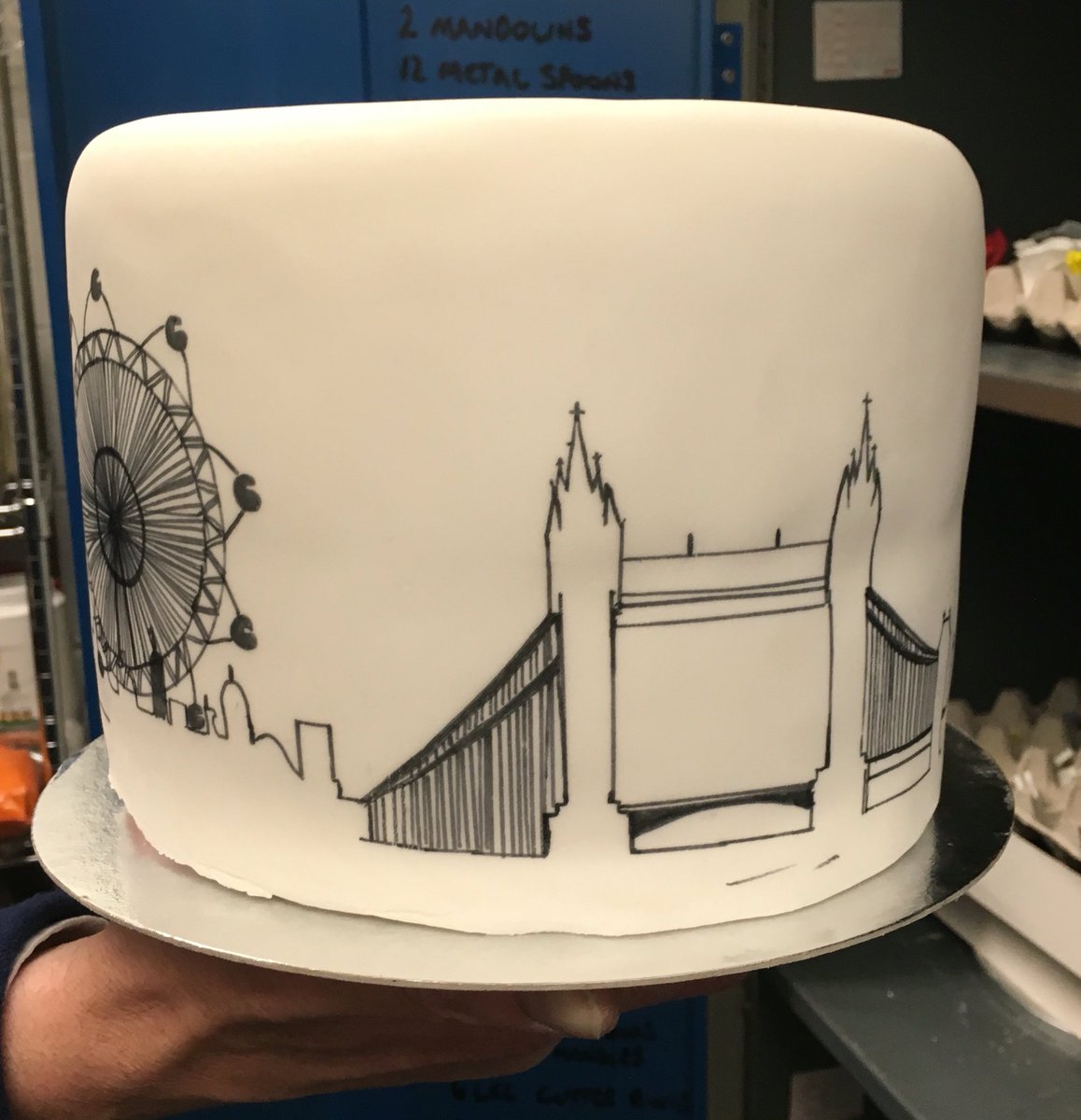 _Keungz_NFT's tweet photo. ....preparations are coming along well for the royal celebration cake by @TraffordCollege students  #Queenat90 https://t.co/sX0nwWAn7F