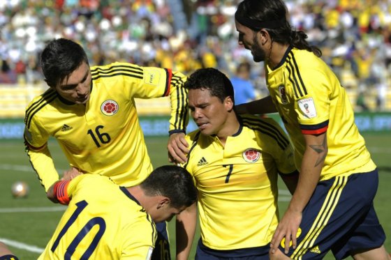 elespectador's tweet photo. Carlos Bacca abrió el marcador en Barranquilla #VamosColombia ⚽ 💛💙❤ https://t.co/o7lLGo3NC3 https://t.co/HK3HZNs87u