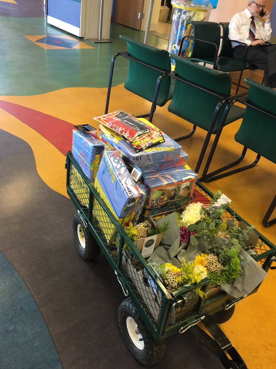 threadsonsignal's tweet photo. Playtime Edventure sheet delivery to @ChildrensatEHS with bonus #Happys from Bud Floral https://t.co/avQIRRbr5E