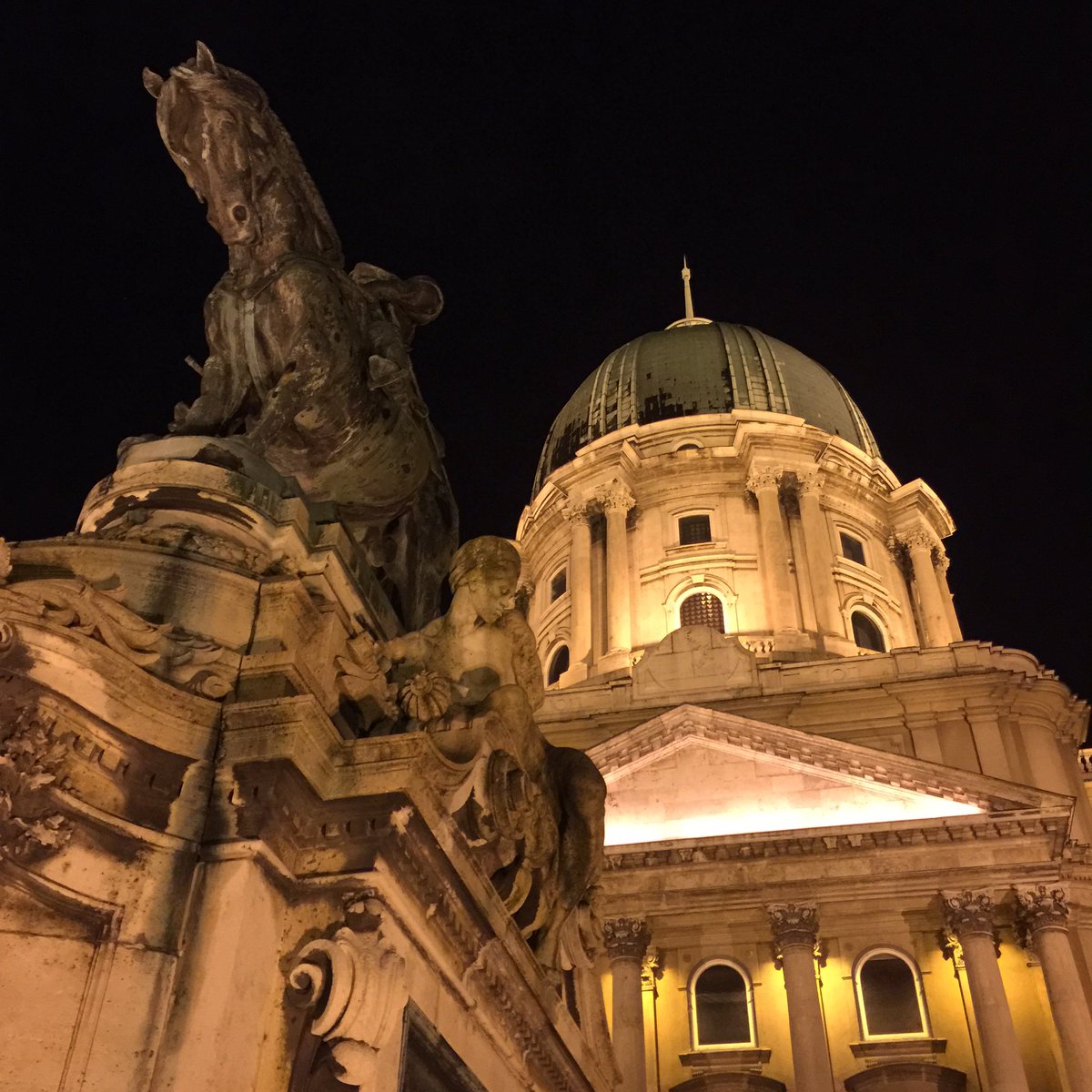 Matt_Dominguez's tweet photo. Budapest. Budapest. Budapest. #TravelTuesday https://t.co/Q87txkUOk3