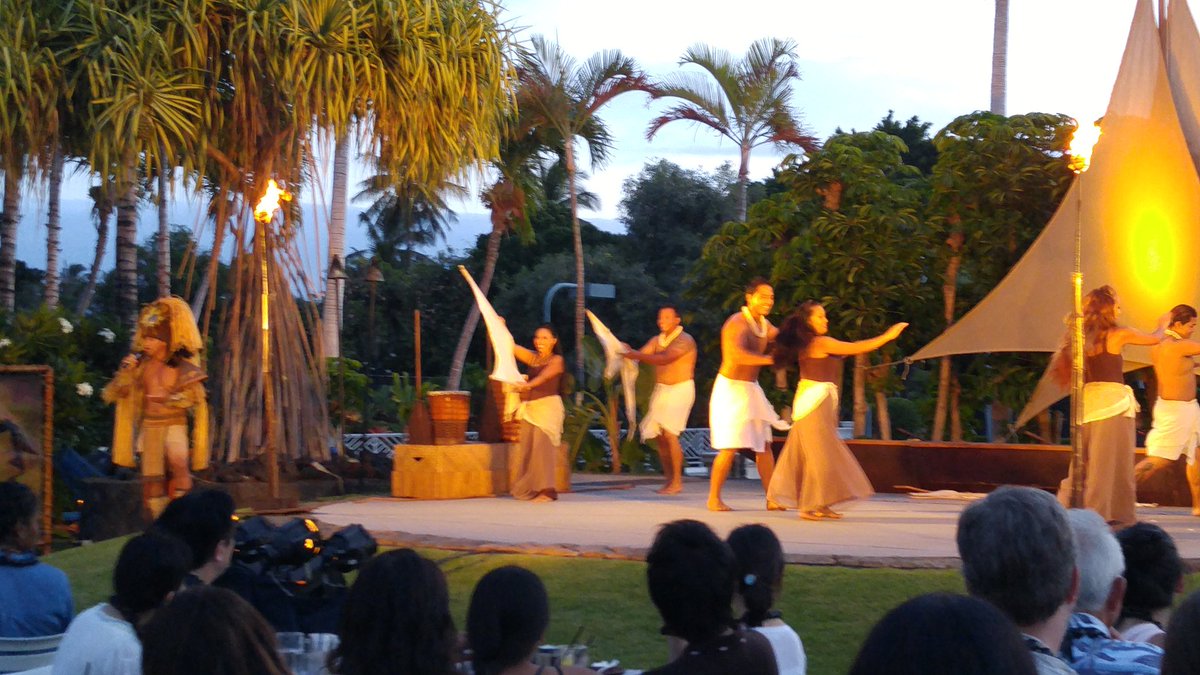 pixhershko's tweet photo. @BigIslandFilm @SamesCarolyn @theclosermovie @FairmontOrchid @TheShops https://t.co/d3e2mi8YNi