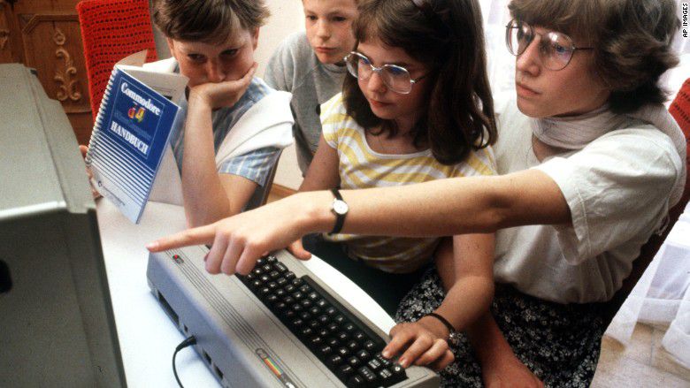 Centro1039's tweet photo. 📠Los gadgets de última tecnología… de 1980/1990🎥💽💾
#tuGeneracion #los40imbabura
https://t.co/krVVCnycND https://t.co/IVS85xlcVh