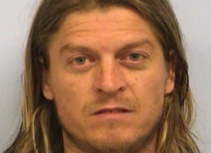 uinterview's tweet image. #WesScantlin, #PuddleofMud Lead Singer, Left On Stage By Band During Concert 
bit.ly/1VS7Id3