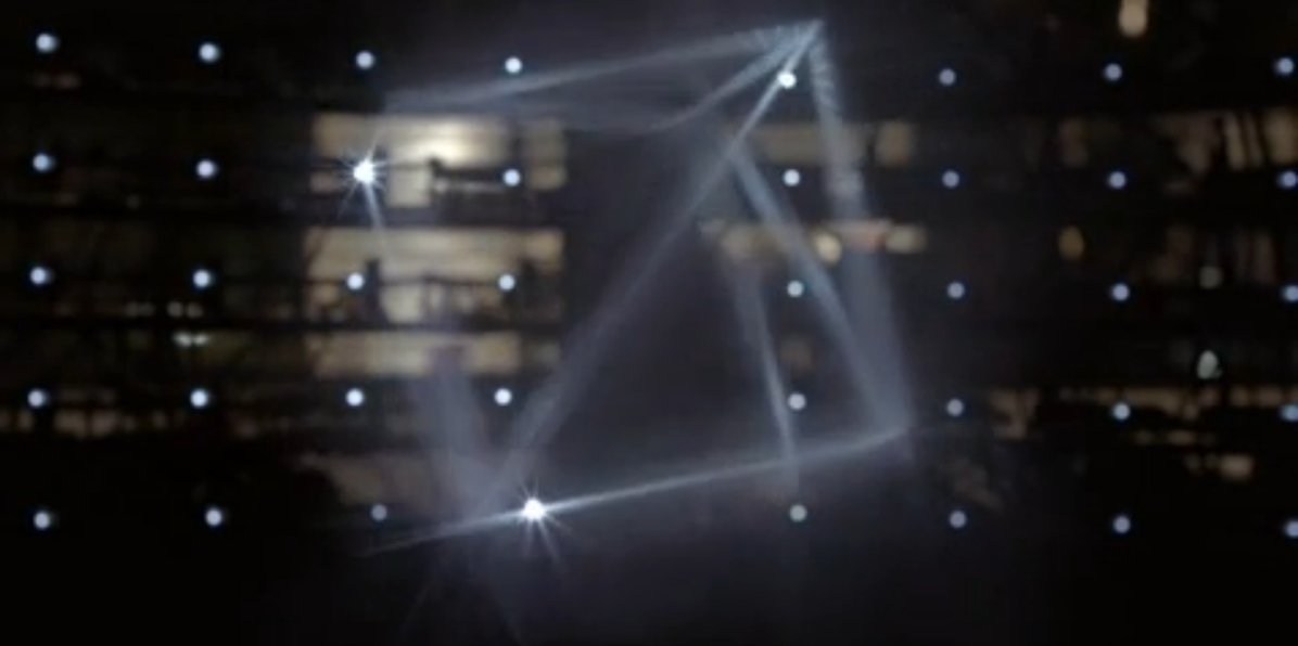 Un ologramma aereo generato dalla combinazione del vapore e di molteplici sorgenti di luce ow.ly/102rFD