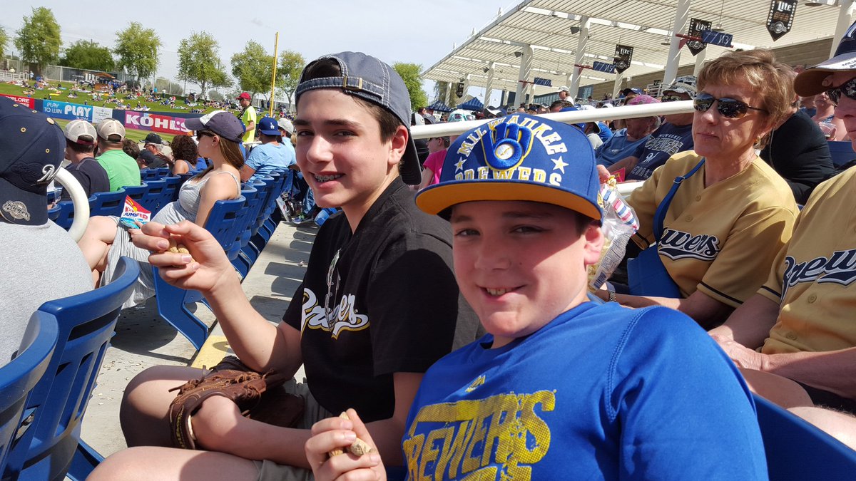 reneemilwaukee's tweet photo. Great day in the sun watching the Brewers #CactusCrew. #peanutoverload https://t.co/ZZeNh11U7k