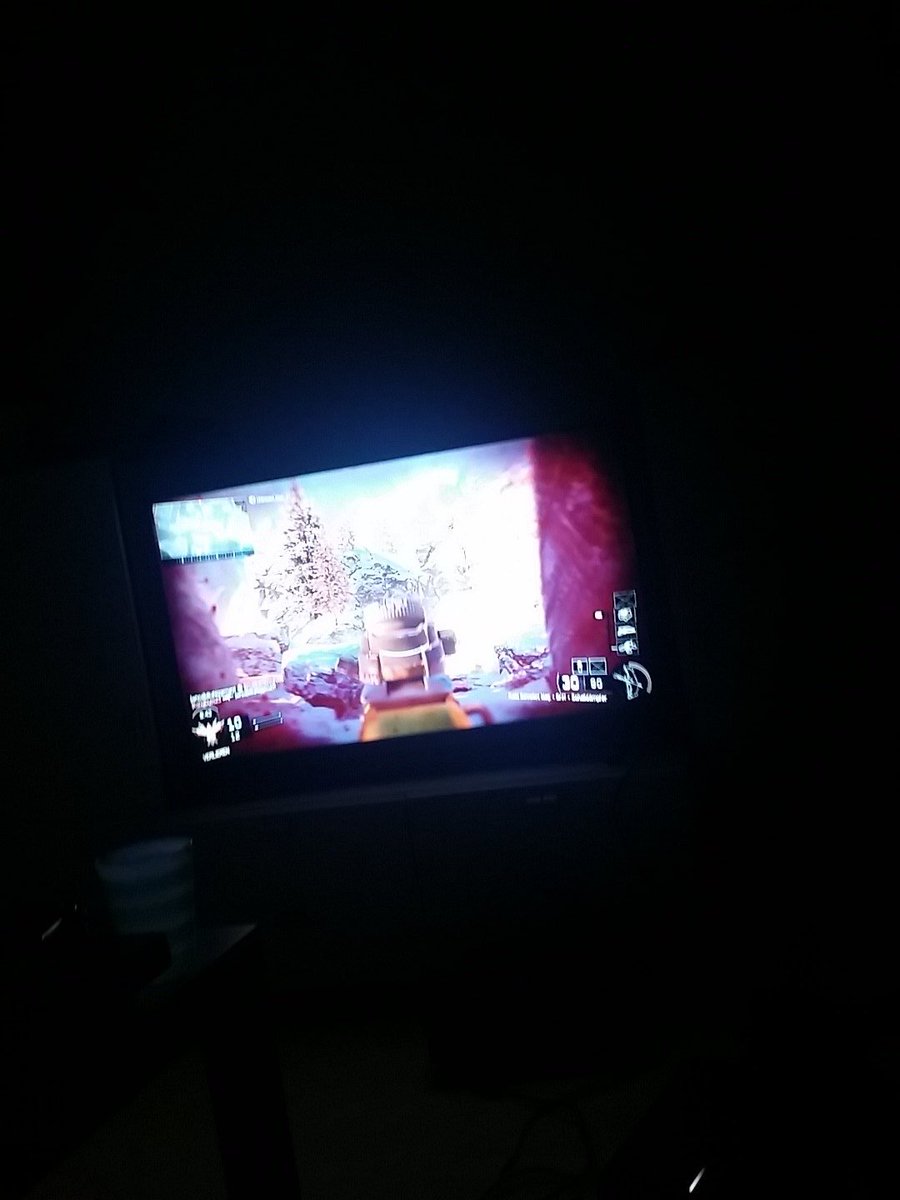 iLoveCookiieezz's tweet photo. @Jajip99 @BruederMS @YouTube jetzt ist es #BO3 https://t.co/ulgcdxKrxw