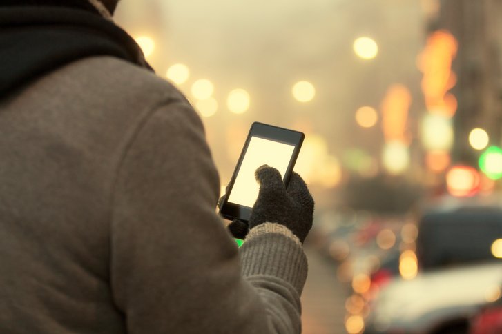 ThisWithTom's tweet photo. New Jersey wants to ban texting and walking #THISwithTom https://t.co/kLIJjB15ql https://t.co/rnYdDFdgsn