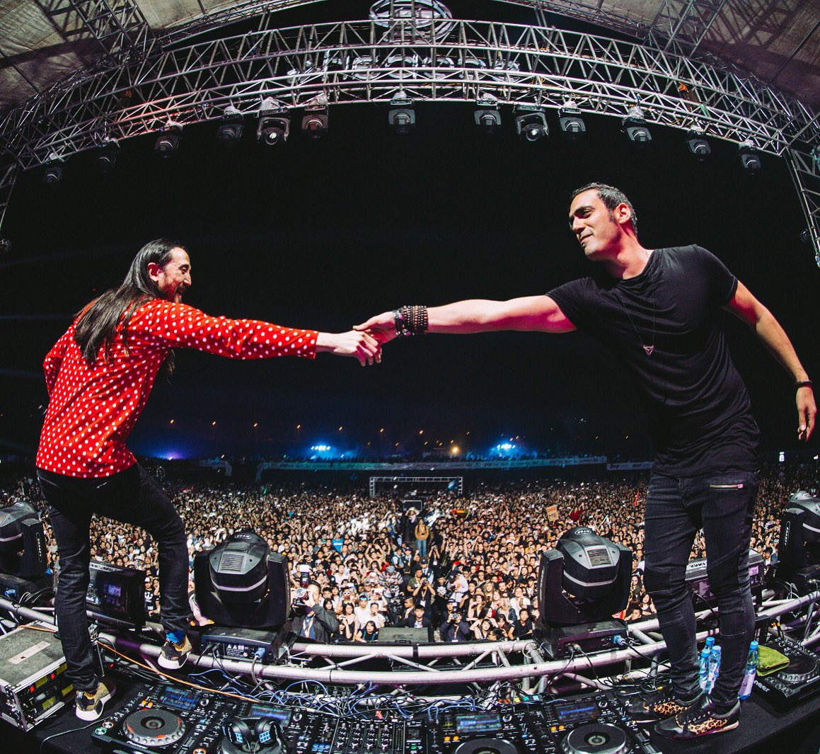 Human Bridge w/ my brother @ummetozcan https://t.co/7gPoJ77JV7