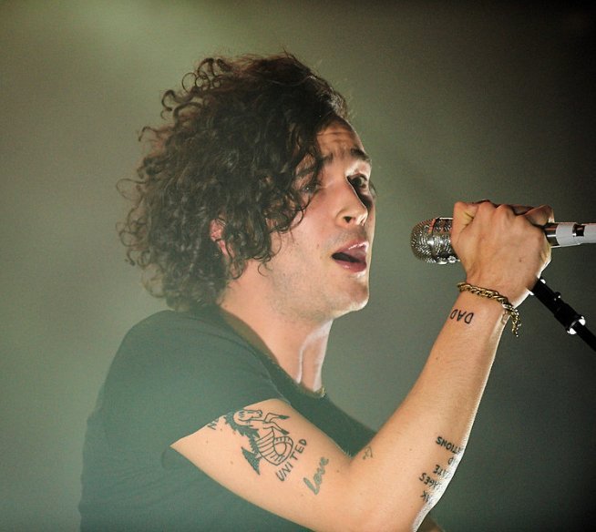 The1975_TH's tweet photo. The 1975 คอนเสิร์ตในซูริก สวิตเซอร์แลนด์ https://t.co/zdmm0iVoQL