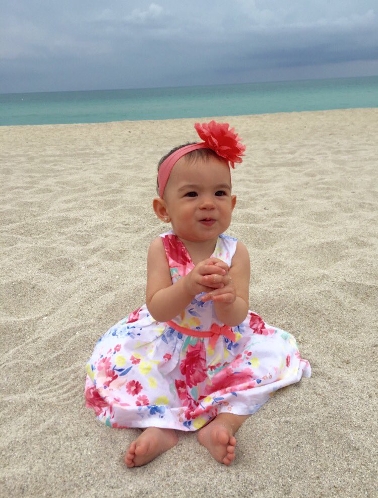 cristy_bernal's tweet photo. Se nota q estoy feliz? Ustedes que creen? 10#cumplemes #bebeMichelle https://t.co/K5CmjTMvjc