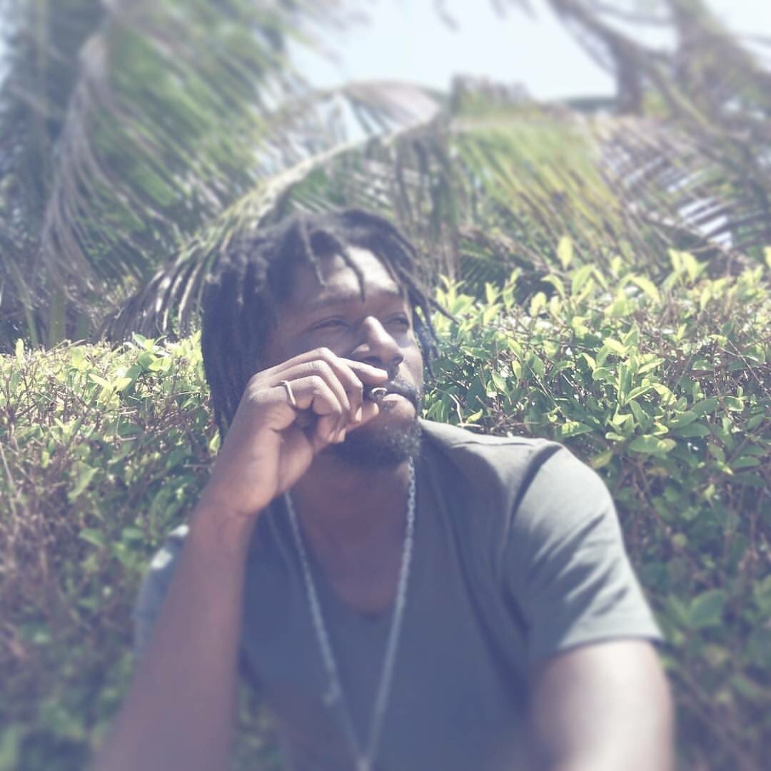 SpeezyJeffTown's tweet photo. #ONLY #nothingtoproove #fuckyouandyourshit KING JEFF TOWN #thelastking #amn #stonerlife #Weed https://t.co/CPRV6uQcVV