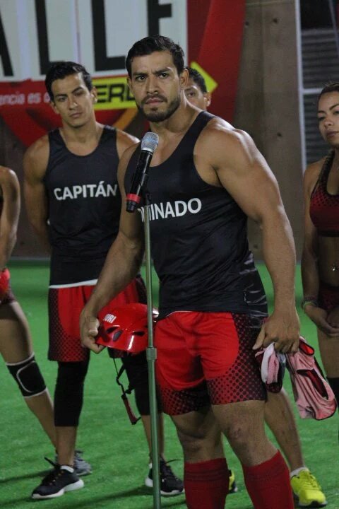 catherinevega01's tweet photo. @YuriC7sv una vez mas y otra vez dejaras claro porq estas en la furia roja saben de k estas hecho vamos yuri💪👊💪👊💪 https://t.co/Rr6eVX4oMl