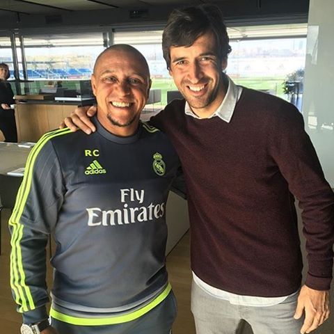 mateusplay2's tweet photo. Hay jugadores que simplemente por ser ellos mismos, se ganan el respeto de todo el mundo.

¡Leyendas Madridistas! 😍 https://t.co/qyNScJO5xU