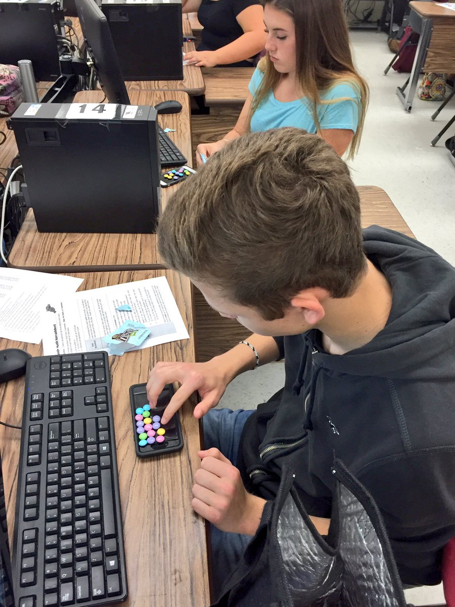 mrsgrugru's tweet photo. Using candy to create data for stats using Excel . End game: charts, formulas, and functions. #creekhawks #schsaof https://t.co/CAlTVavG1u