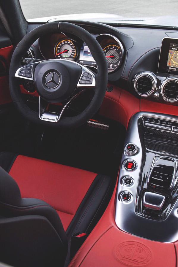 LuxuryCar_'s tweet photo. Red on black Mercedes interior 👏 https://t.co/3plUU3zy7r