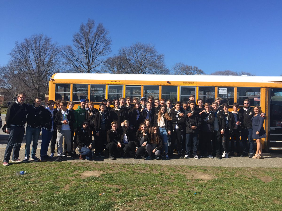 LangleyPerfArts's tweet photo. Seaford High School we love you. #NYC2016LANGLEY https://t.co/SyXIwF9wJe