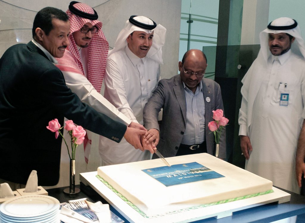 MDVinSaudi's tweet photo. Commemoration of first scheduled flight of @Saudi_Airlines to #Maldives. RUH - MLE. https://t.co/D5EZ4ORKar