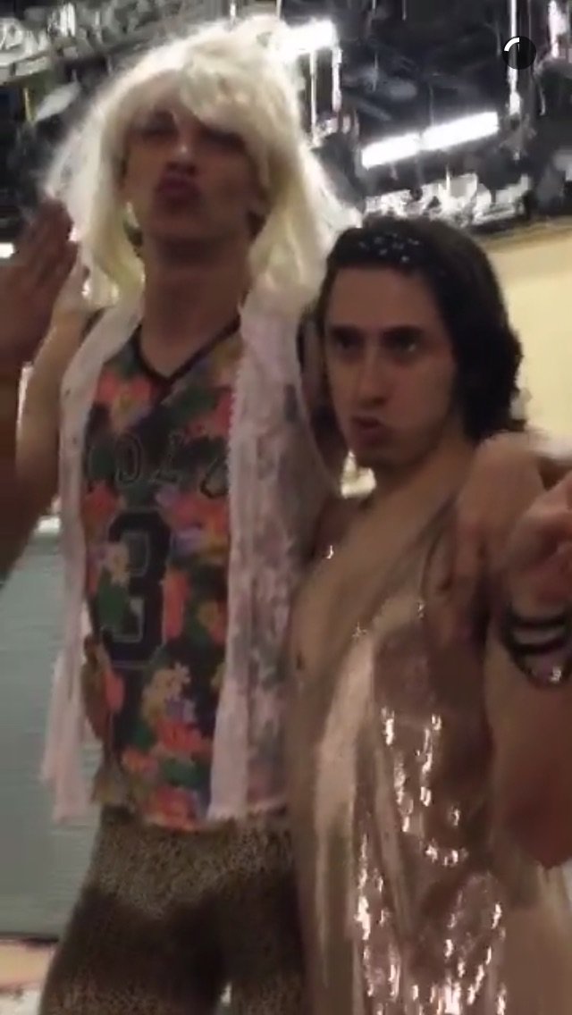 JuliococieloFC's tweet photo. @juliococielo @FeCastanhari DEUSAS ou nem?! ahahaha 😂😂😂💕 https://t.co/qQKpbtMfEB