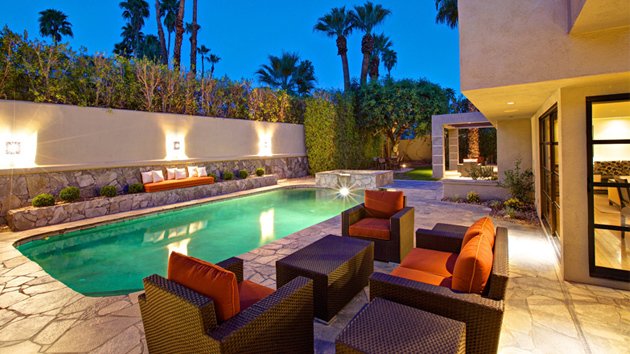 LindaLSorbo's tweet image. Imagine relaxing on one of these #poolseating options featured by @Homedesignlover.  s.sm.cc/OKVTxA