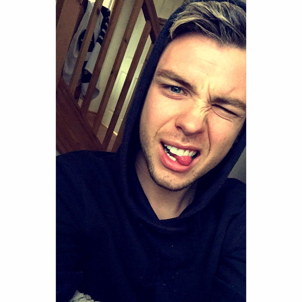 SamRIrwin's tweet photo. Heyy There! https://t.co/5wYxhwQz58