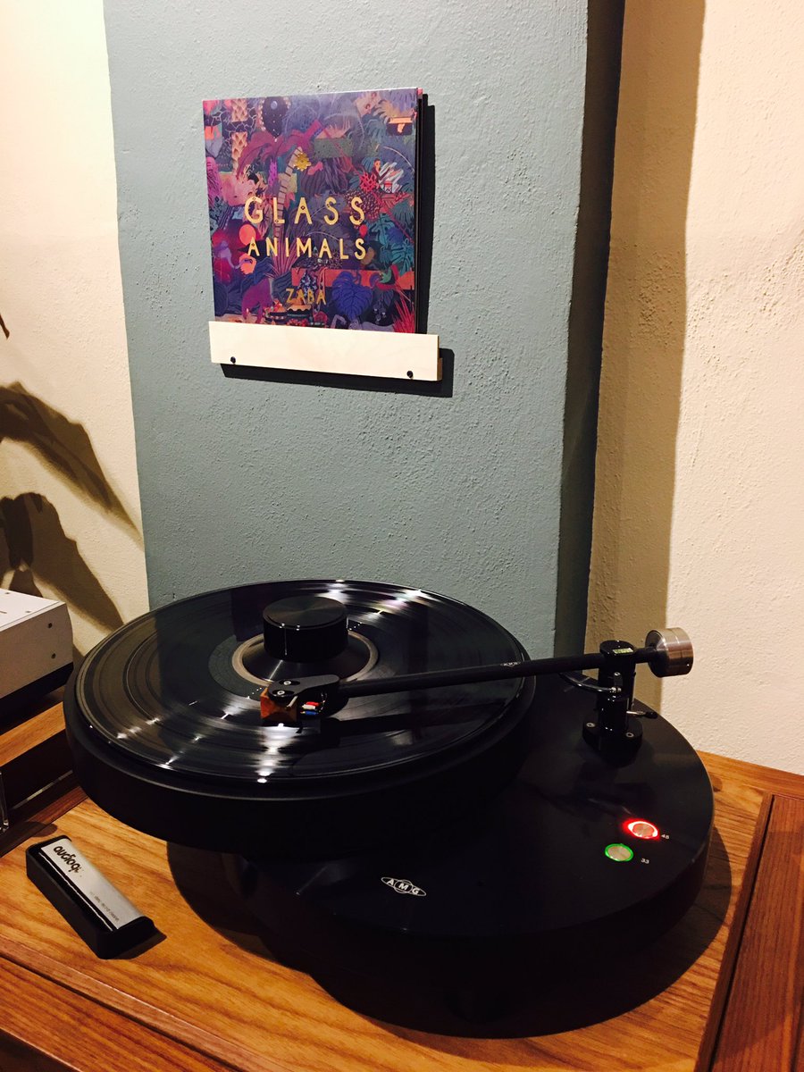 AudioElement117's tweet photo. #TurntableTuesday Spinning #GlassAnimals on the no non-sense #AMG #turntable at #AudioElement #musicalsurroundings https://t.co/aqgNN7CYP4