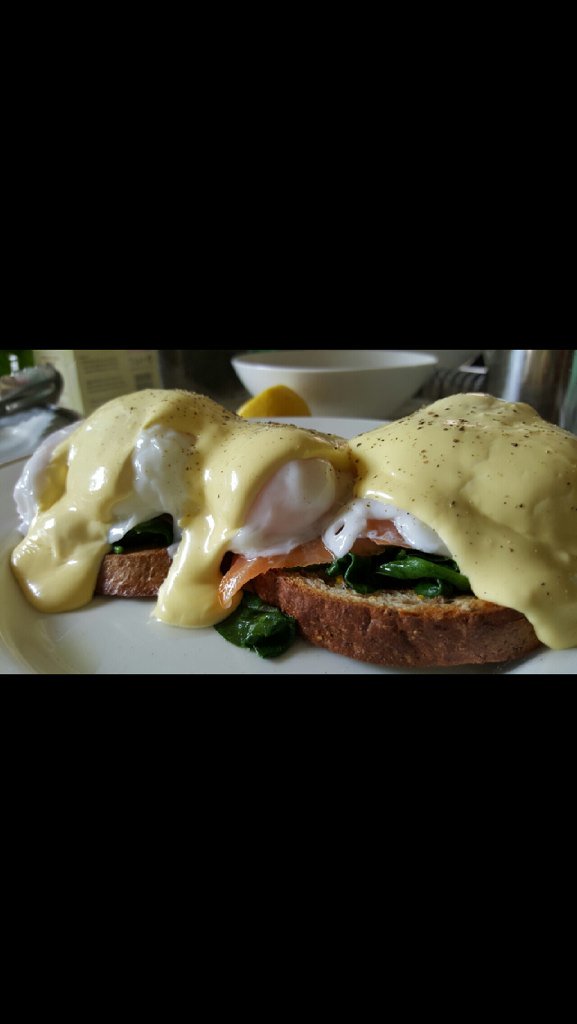 SealaneFS's tweet photo. Eggs Benedict on smoked salmon, a solid breakfast on any menu 👌 https://t.co/Ptpt7NkB3v