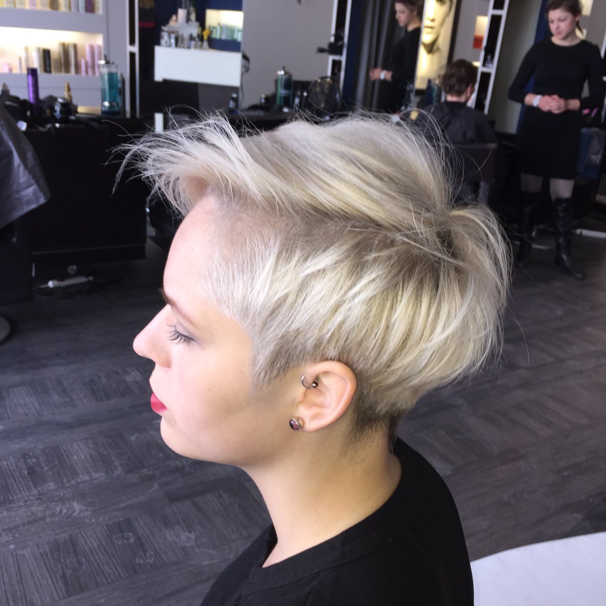 BlueGeminiHair's tweet photo. Hair by Paulina #hairbypaulinatruong #yeghair #yegsalon #iamlorealpro https://t.co/qrw7xJbUqe