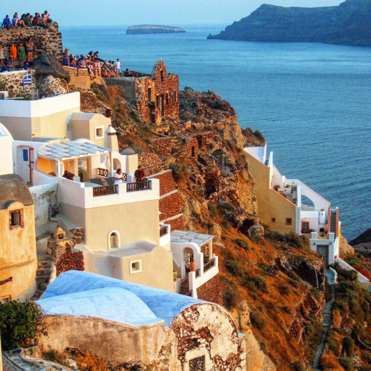 worldonawhim's tweet photo. Favorite time of day? #sunset! &amp; watching in #santorini helps too. Check out my FB for more! https://t.co/vBSpOmgtyl https://t.co/JXLwhBMeOU