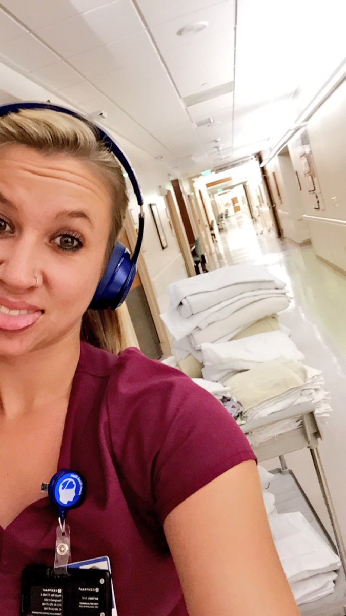 sugartwinone22's tweet photo. Jamming to some country music and working that night shift💙😷 #countrymusic #NightShift #cnalife #bluebeats https://t.co/X9mgy6KvoK