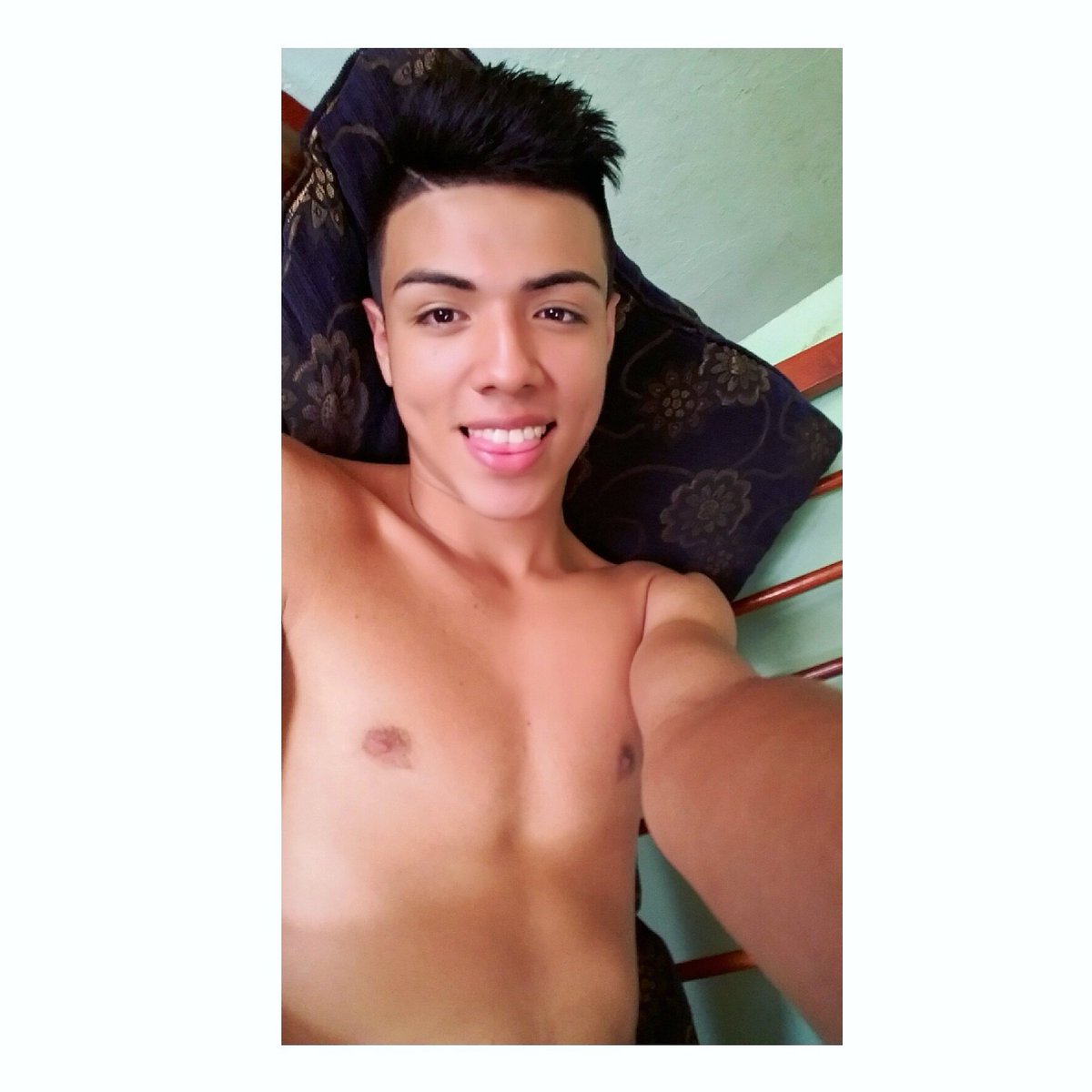 Drizzyjean's tweet photo. Perfectamente Soltero, Pero no solo😎😍🙊 #BienQLooo #LaFav #Son5 #Yeye https://t.co/t6m387G0Fy