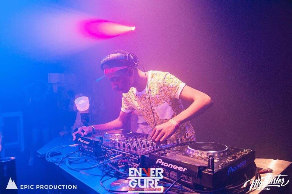 The first CIXS regular taking over the stage at #FVCKTHERSCORE2016 is @50nathan A.K.A CoreKane! Watch out for him!